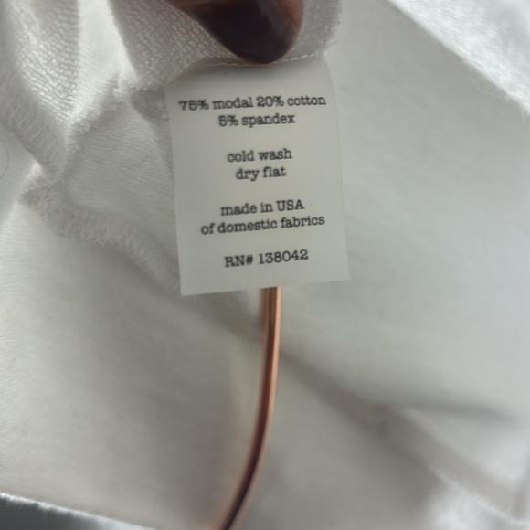 Samantha Eng. white sleeveless white tank with criss cross open back - Picture 4 of 4